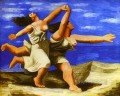 Mujeres corriendo en la playa 1922 Pablo Picasso